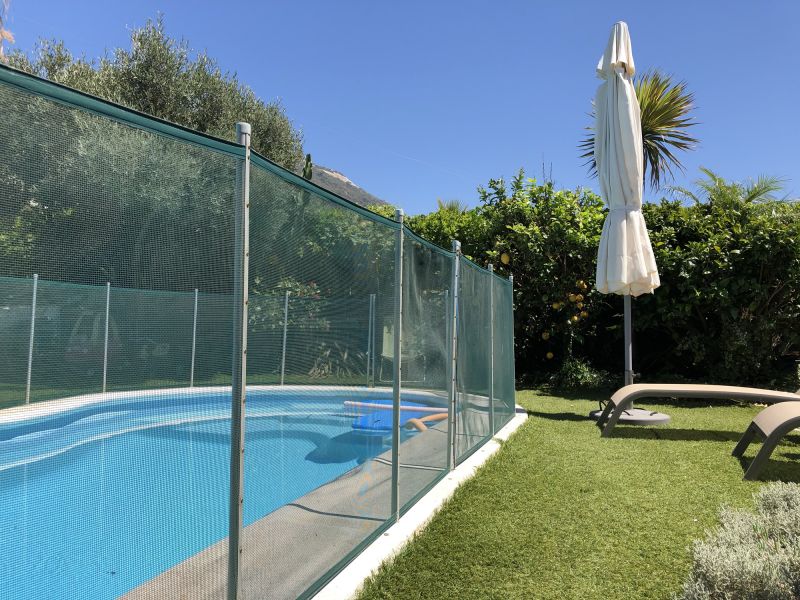 Mesh Pool Barrier Installation